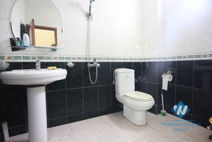 Garden house with 4 bedrooms for rent in Tay Ho area 